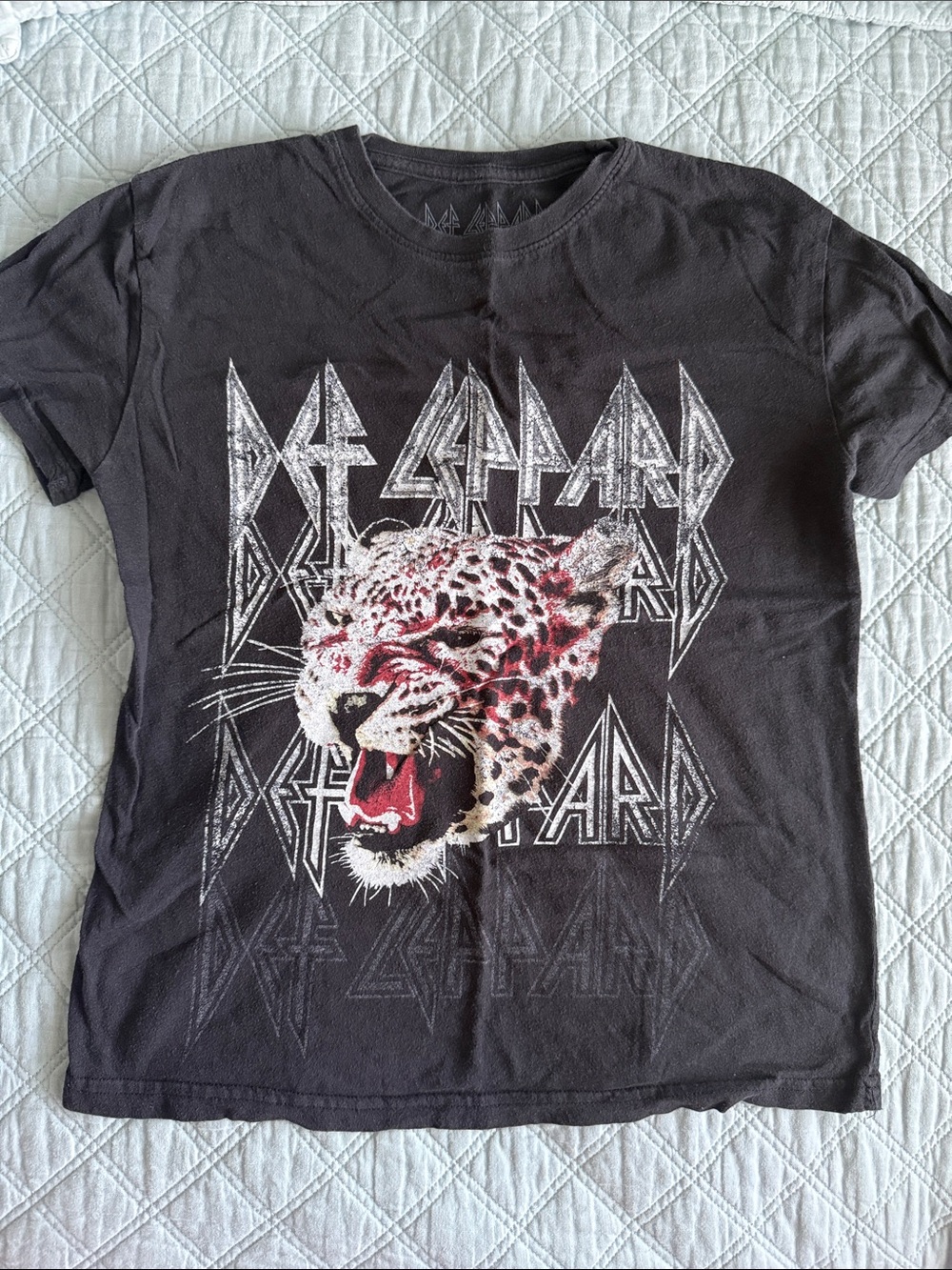 Black Def Leppard Graphic Tee with Leopard Head
